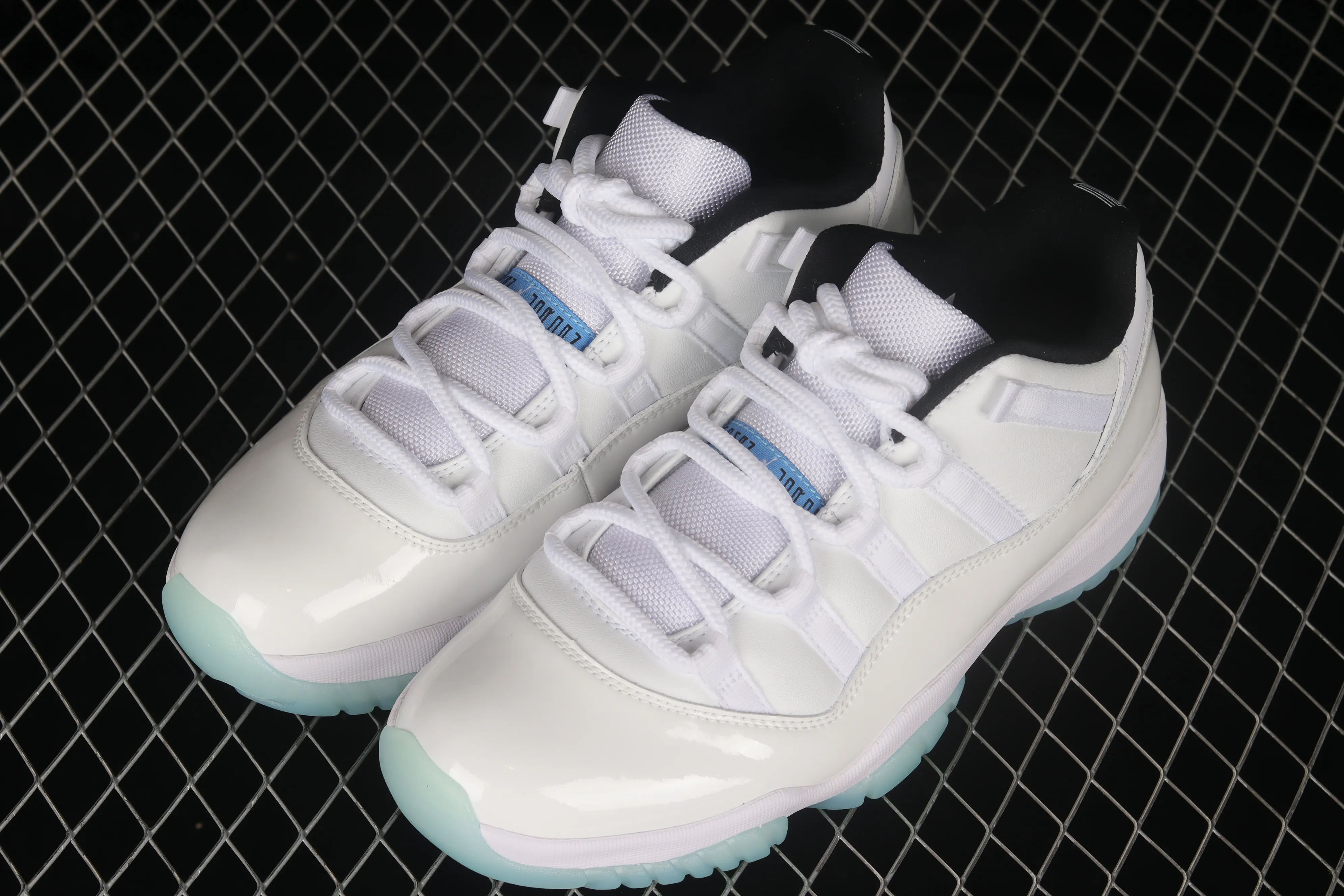 All categories Air Jordan Jordan series basketball shoes Air Jordan 11 F version Air Jordan 11 Low "Legend Blue" AJ11 Joe 11 Legend Blue Low-top top layer Real standard real carbon Sports culture basketball shoes AV2187-117